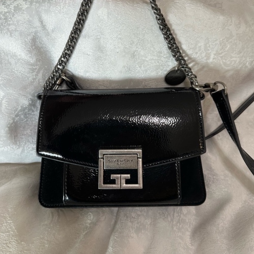 Limited Edition GIVENCHY GV3 mini bag